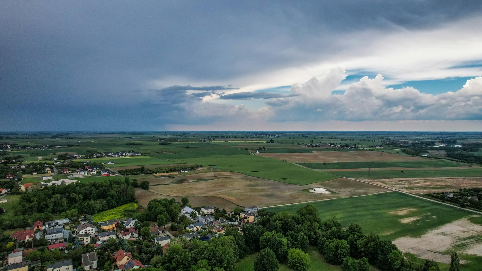 Za 13 dni: Meteorologiczne Lato w Rawie Mazowieckiej – ochłoda i atrakcje!